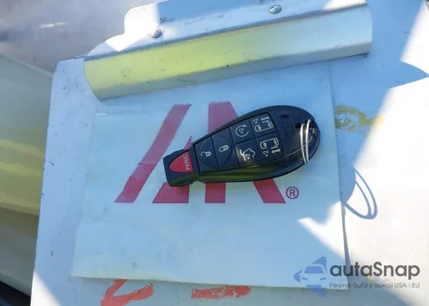 2013 Chrysler Town & Country Touring-L z USA, uszkodzony, nr VIN 2C4RC1CGXDR711942